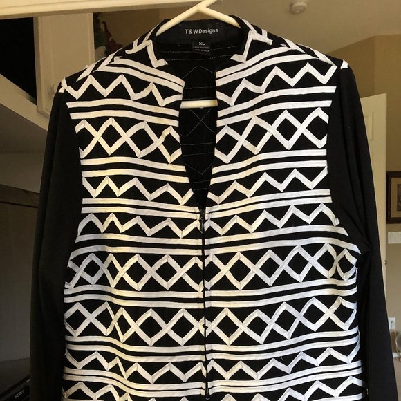 Front Zippered Top - Picture 4 of 5